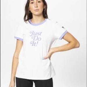 Nike T-Shirt NWT Retro Just Do It Short Sleeve White Raised Flocked Graphic M